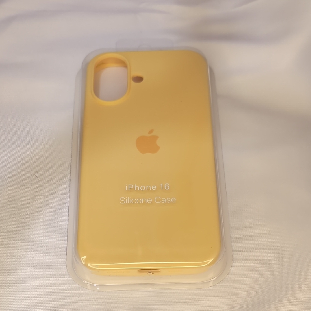 Apple iPhone 16 Silicone Case - Bright Yellow